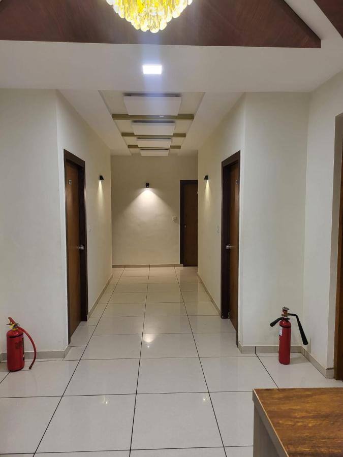Hotel Shreeji'S Gandhinagar Exteriör bild