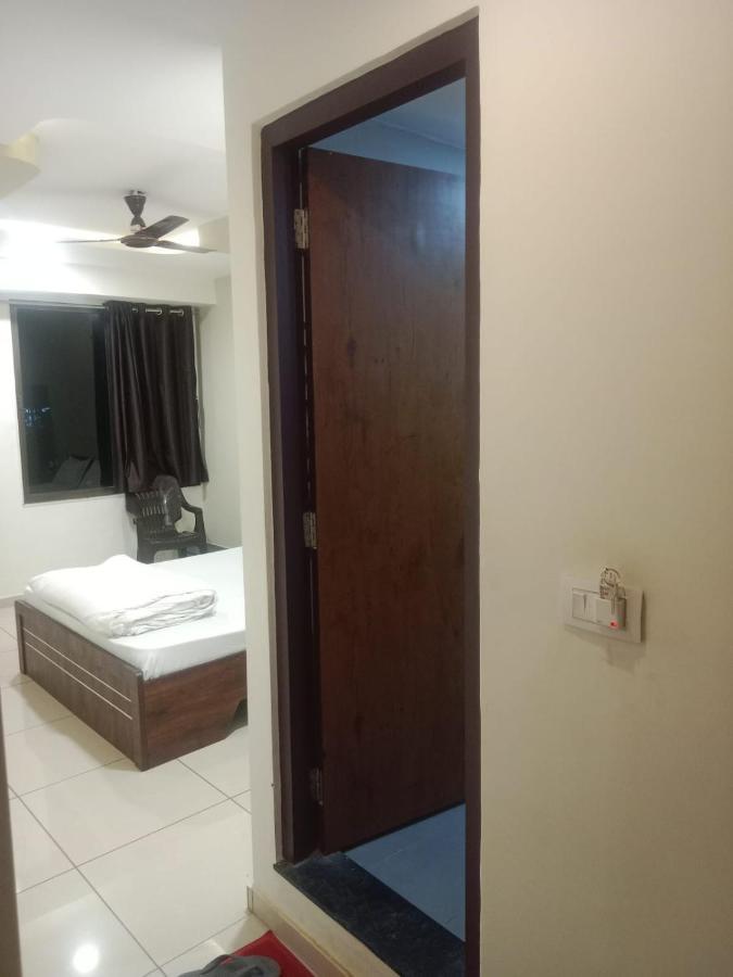 Hotel Shreeji'S Gandhinagar Exteriör bild